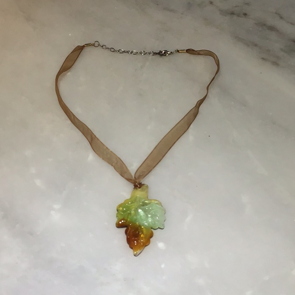 Leaf necklace, accessorize your fall outfits!